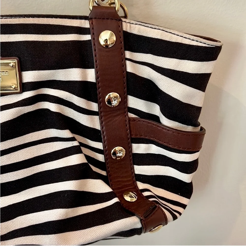 MICHAEL KORS GIRAFFE PRINT HANDBAG TOTE BLACK WHITE BROWN W/  GOLD CHAIN STRAPS
